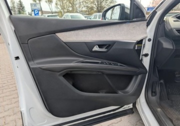 Peugeot 5008 II Crossover 2.0 BlueHDI 180KM 2018 Peugeot 5008 2.0 Diesel 180KM, zdjęcie 13