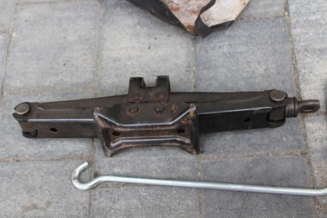 ДОМКРАТ TOYOTA COROLLA E11 E12