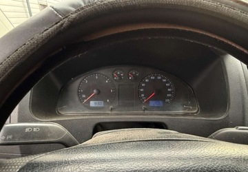 Volkswagen Caravelle T5 T5 Multivan 1.9 TDI 102KM 2005 Volkswagen Transporter 1.9 Diesel 102 KM 3-osobowy 1.9 Diesel 102KM, zdjęcie 16