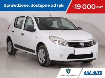 Dacia Sandero I Hatchback 5d 1.4 MPI 75KM 2010 Dacia Sandero 1.4 MPI, Klima