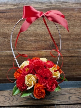 PIĘKNY Bukiet kosz kwiaty mydlane pachnące CZERWONY z NAPISEM topperem pik