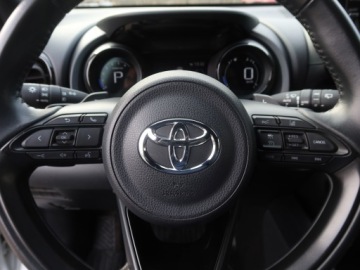 Toyota Yaris IV Hatchback 1.5 Dynamic Force 125KM 2021 Toyota Yaris 1.5 VVT-i, Salon Polska, zdjęcie 16