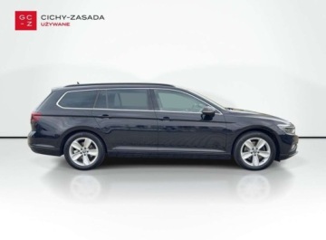 Volkswagen Passat B8 Variant Facelifting 2.0 TDI SCR 200KM 2023 Volkswagen Passat Variant 2.0TDI 200KM Business DSG SerwisAso Acc Matrix N, zdjęcie 5