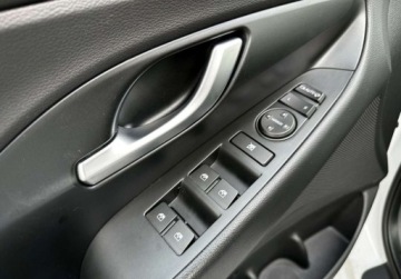 Hyundai i30 III 2023 Hyundai i30 1.5 T-GDI 48V 160KM mHEV Salon PL Modern 1.5 Hybryda 160KM, zdjęcie 11