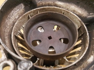 STIHL HL KM 135 КРЫШКА КОРПУСА БАРАБАН