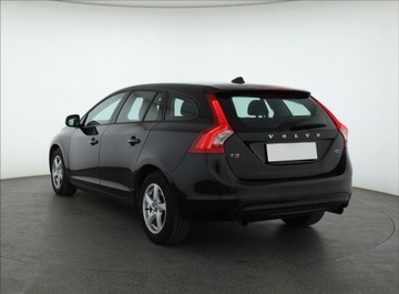 Volvo V60 I Kombi Facelifting 2.0 T3 DRIVE-E 152KM 2017 Volvo V60 T3 2.0, Salon Polska, VAT 23%, Navi, zdjęcie 3