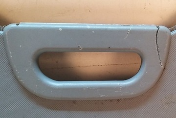 KIA SORENTO I 1 ROLETA KUFRU ŠEDÁ SVĚTLÝ