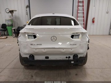 Mercedes GLC C253 2021 Mercedes-Benz GLC 2021 MERCEDES-BENZ GLC 300 4MATIC COUPE 2.0 Benzyna 255KM, zdjęcie 4