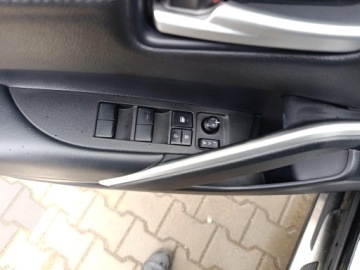 Toyota Corolla Cross 2.0 Hybrid Dynamic Force 197KM 2022 Toyota Corolla Cross 2.0 Hybrid Premiere Edition T, zdjęcie 25