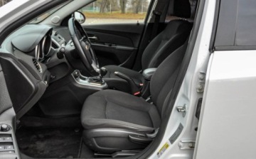 Chevrolet Cruze Kombi 1.8 16V DOHC 141KM 2012 Chevrolet Cruze 1.8 Bezwypadkowy Lift 2012 r. 1.8 Benzyna 141KM, zdjęcie 6