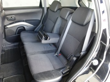 Mitsubishi Outlander II 2.4 MIVEC 170KM 2011 Mitsubishi Outlander 2.4 Ben.170KM/4X4/Pół, zdjęcie 16