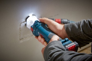 O2 Bosch GCU 18V-30 Аккумуляторный резак для гипсокартона