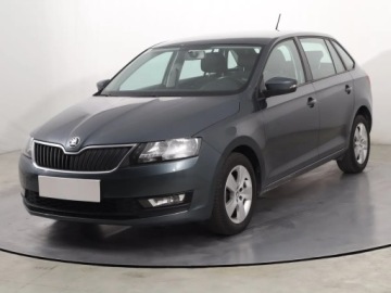 Skoda Rapid II Liftback Facelifting 1.0 TSI 95KM 2018 Skoda Rapid Spaceback 1.0 TSI, Salon Polska, zdjęcie 1