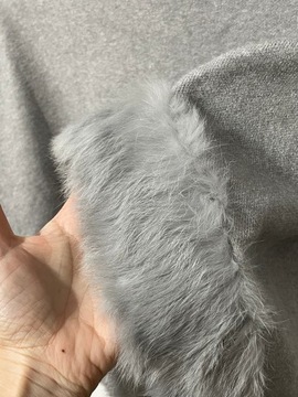 14 Серое вискозное парео свободного кроя в стиле оверсайз в современном стиле S/M с кроличьим мехом