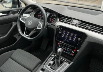 Volkswagen Passat B8 Limousine Facelifting 2.0 TSI 190KM 2021 Volkswagen Passat Business Pakiety, ACC, Ladowarka indukcyjna, GPS, ergoC, zdjęcie 14