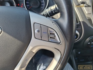 Hyundai ix35 SUV 1.7 CRDi 115KM 2013 Hyundai ix35 1,7 crdi 115 KM navi kamera klimatronik grz.fot przod i tyl o, zdjęcie 19