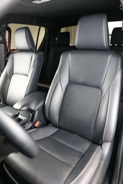 Toyota Hilux VIII Podwójna kabina Facelifting 2.8 D-4D 204KM 2023 Toyota Hilux 2.8 D-4D Double Cab Invincible 4x4 aut 2.8 Diesel 204KM, zdjęcie 7