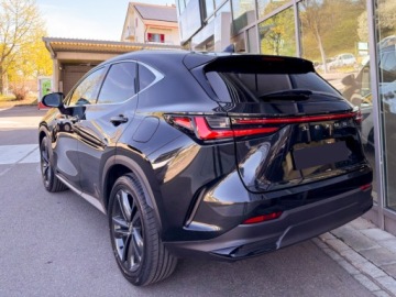 Lexus NX II SUV Facelifting 2.5 450h+ 292KM 2025 LEXUS NX 450h+ Prestige AWD Suv 2.5 (292KM) 2025, zdjęcie 4