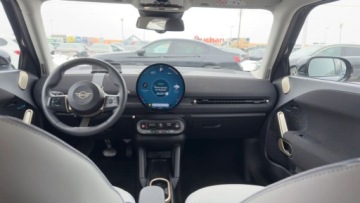 Mini Aceman Elektryczny 38.5kWh 184KM 2024 MINI Aceman MINI Aceman E - 36.6 kWh - Mlody uzywany - Pakiet wyposazenia L, zdjęcie 11