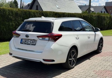 Toyota Auris II Touring Sports Facelifting 1.8 Hybrid 136KM 2017 Toyota Auris 1,8 HYBRID Lift Kamera KEY-LESS PDC Bezwypadkowy ASO Dla wyma, zdjęcie 6