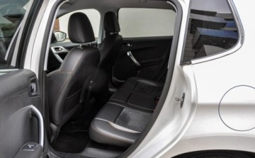 Peugeot 2008 I SUV 1.2 PureTech 110KM 2015 Peugeot 2008 2015 r. 107 tys. km Skory Bezwypadkowy 1.2 Benzyna 110KM, zdjęcie 7