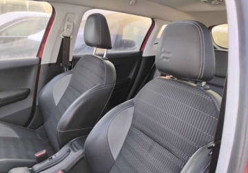 Peugeot 2008 I SUV Facelifting 1.2 PureTech 110KM 2017 Peugeot 2008 2017r, SALON POLSKA, 1.2 Benzyna. Lekko uszkodzony przod. Jez, zdjęcie 8