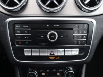 Mercedes GLA I Off-Roader Facelifting 1.6 200 156KM 2018 Mercedes GLA GLA 200, Salon Polska, Serwis ASO, zdjęcie 11