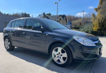 Opel Astra J Hatchback 5d 1.6 Twinport ECOTEC 115KM 2009 Opel Astra Opel Astra 1.6 Benzyna 115KM, zdjęcie 3