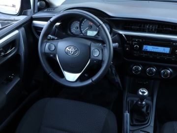 Toyota Corolla X Sedan Facelifting 1.6 Valvematic 132KM 2014 Toyota Corolla 1.6 Valvematic, Salon Polska, zdjęcie 6