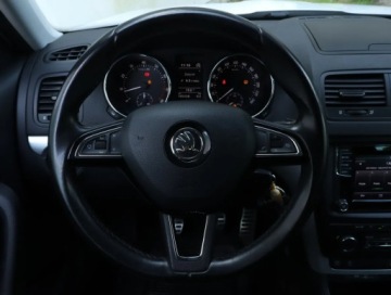 Skoda Yeti Outdoor 1.4 TSI 125KM 2015 Skoda Yeti 1.4 TSI, Salon Polska, Klima, zdjęcie 19