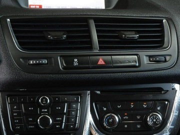 Opel Mokka I SUV 1.4 Turbo ECOTEC 140KM 2014 Opel Mokka 1.4Turbo podgrzewane fotele kierownica, zdjęcie 20