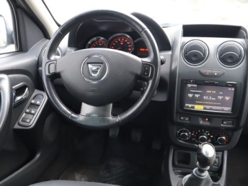 Dacia Duster I SUV Facelifting 1.2 TCe 125KM 2014 Dacia Duster 1.2 TCe, Skóra, Navi, Klima, zdjęcie 6