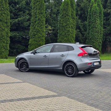 Volvo V40 II Cross Country 2.0 D2 DRIVE-E 120KM 2016 Volvo V40 II 2.0 D2 Drive-E Summum, zdjęcie 9