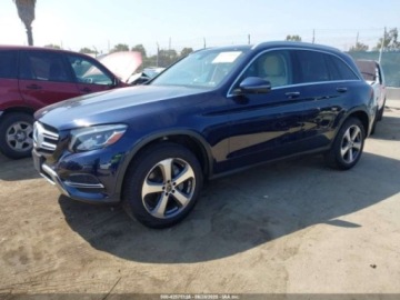 Mercedes GLC C253 2018 Mercedes-Benz GLC 300 4Matic 2018 2.0l 2.0 Benzyna 241KM, zdjęcie 1