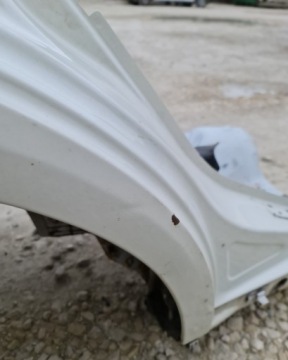 ЧЕТВЕРТЬ ПРАВАЯ ЗАДНЕГО БРЫЗГОВИКА MERCEDES W212 KOMBI