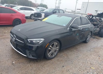 Mercedes Klasa E W213 Limuzyna Facelifting 2.0 E300 258KM 2021 Mercedes-Benz Klasa E MERCEDES-BENZ E 350 2.0 Benzyna 259KM, zdjęcie 7