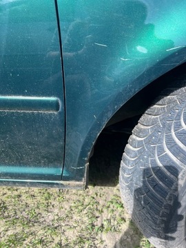 BLATNÍK PRAVÝ PŘEDNÍ VW BORA SEDAN 98-05