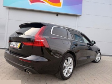 Volvo V60 II  2021 Volvo V60 D3 Geartronic Momentum Pro 150KM 2021r Świetna prezencja!, zdjęcie 5