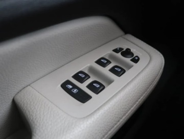Volvo V60 II  Kombi 2.0 D3 150KM 2019 Volvo V60 D3 2.0, Automat, Skóra, Navi, Klima, zdjęcie 15