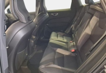 Volvo XC60 II 2022 Volvo XC 60 VAT 23 Dark Plus 2.0B5 mHEV 250KM automat 4x4 2022 r., salon P, zdjęcie 14