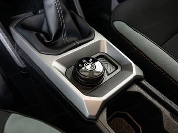 Dacia Bigster 1.2 TCe 130KM 2025 Od ręki - Extreme 4x4 1.2 TCe 130KM / Pakiet Parking, Zimowy Plus, zdjęcie 11