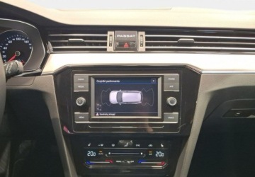 Volkswagen Passat B8 Variant Facelifting 1.5 TSI EVO 150KM 2023 Volkswagen Passat Variant VAT 23 Elegance 1.5TSI 150KM M6 2023 r., salon P, zdjęcie 16