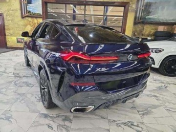 BMW X6 G06 2022 BMW X6 xDrive40i M Sport Line 2022 3.0 Benzyna 335KM, zdjęcie 2