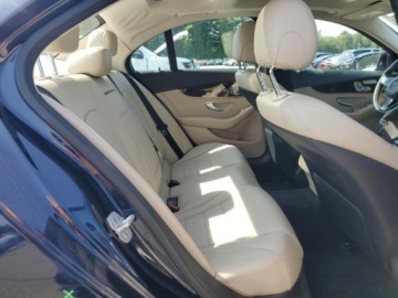 Mercedes Klasa C W205 2015 Mercedes-Benz Klasa C 2015 r., 2,0L 300 4MATIC 2.0 Benzyna 241KM, zdjęcie 9