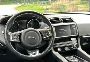 Jaguar F-Pace 2017 Jaguar F-Pace R Sport, Lampy LED, 2.0 D AWD 4x4, Bezwypadkowy Nowy Rozrzad, zdjęcie 15