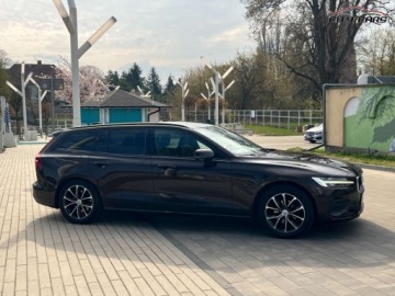 Volvo V60 I Kombi Facelifting 2.0 D3 DRIVE-E 150KM 2018 Volvo V60 2.0 Diesel 150KM LIFT Lakier w orygiale Bardzo zadbane, zdjęcie 8