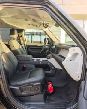 Land Rover Defender IV (L663) 90 3.0D R6 200KM 2025 Land Rover Defender Land Rover DEFENDER 110 3.0D I6 200PS AWD AUTO S 110 3, zdjęcie 14