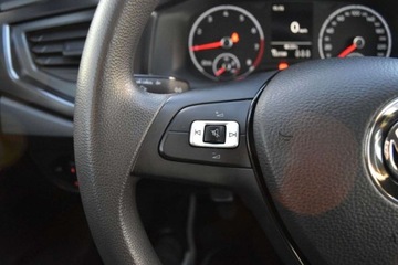 Volkswagen Polo V Hatchback 3d Facelifting 1.0 75KM 2017 Volkswagen Polo SalonPL 75KM MPI Trendline Pakiety Czujniki x2 Klimatyzajc, zdjęcie 12