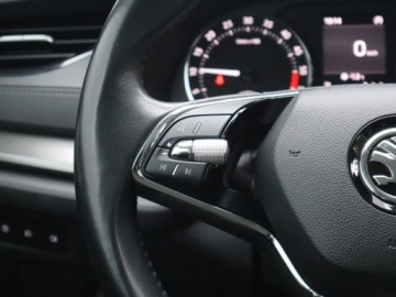 Skoda Octavia IV Kombi 2.0 TDI 115KM 2022 Skoda Octavia 2.0 TDI, Salon Polska, zdjęcie 15