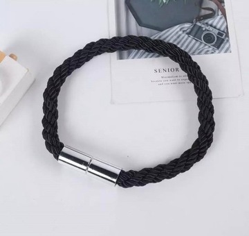 КРЕПЛЕНИЕ ШТОР, МАГНИТНАЯ ПРЯЖКА, ТОЛСТАЯ КРЫШКА, ЧЕРНЫЙ ДЕКОР.